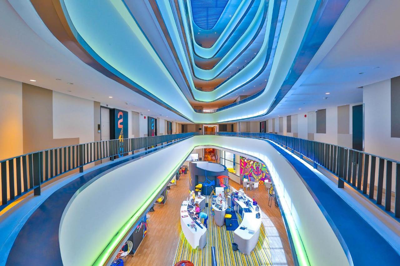 Cassia Phuket, Part Of Banyan Group Bang Tao Beach (Phuket) Exteriör bild The atrium at the new St. George's Hospital